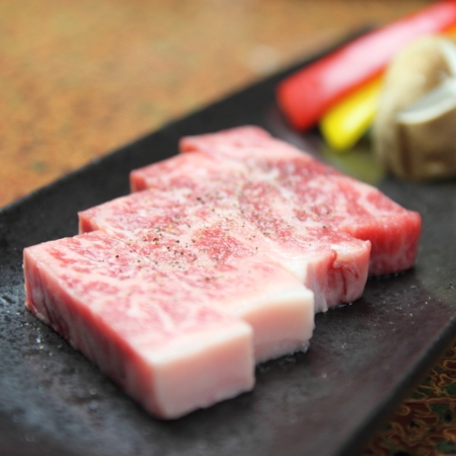 【肉好き集合】肉汁じゅっわ〜♪とろける旨さ！地元但馬牛が堪能できるステーキ付き会席プラン